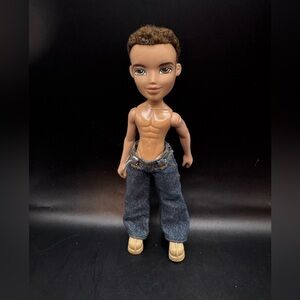 2002 Bratz Boyz Dylan Doll Brown  Sneakers Blue Jeans Brown Hair Green Eyes MGA